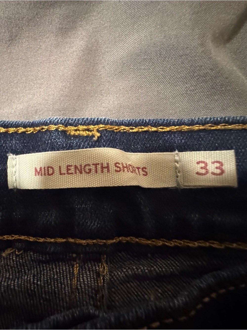 Levi’s Mid Length Denim Shorts Women’s Size 33 Dark Wash Cuffed Stretch - Picture 6 of 10